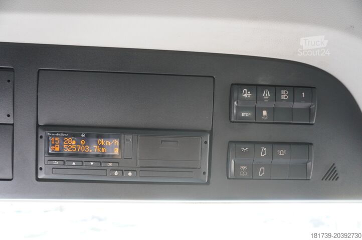 Platforma so stĺpikmi Mercedes-Benz Arocs 3563 8 × 4 / 630 HP /steered axle