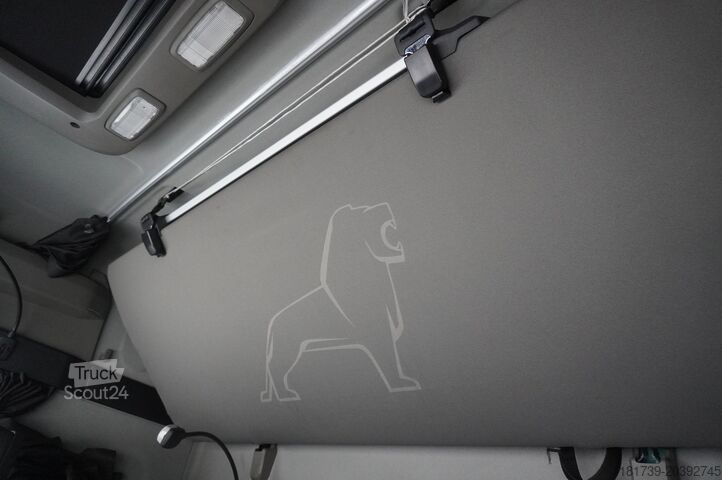 Posuvná plachta a príves MAN TGX 18.470 / 2022 / Curtainsider 19 EPAL