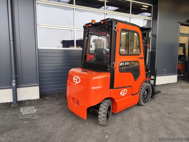 Priekšējās iekrāvēja autoiekrāvējs EP EFL252 NEUMASCHINE