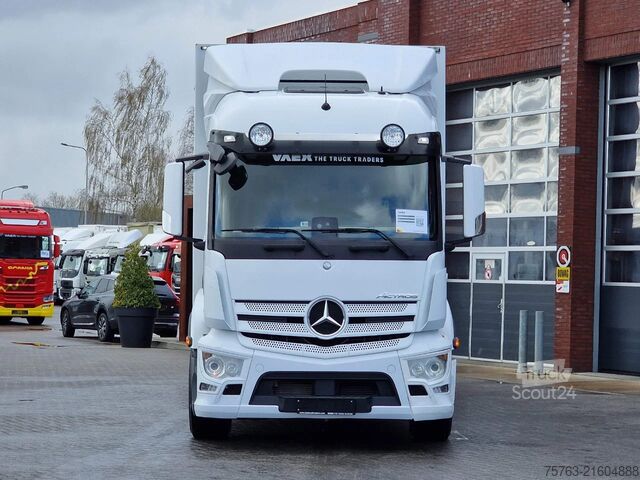 Koffer Mercedes-Benz Actros 1833 4x2 - Bussbygg box sidedoors - Load...
