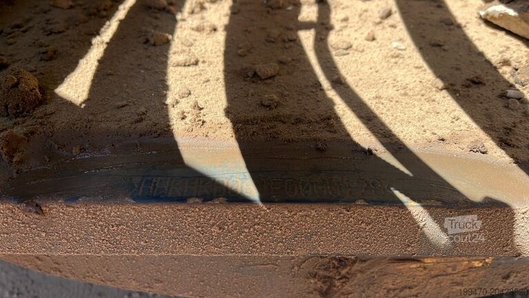 Εκσκαφέας τροχιάς Hyundai HX520AL