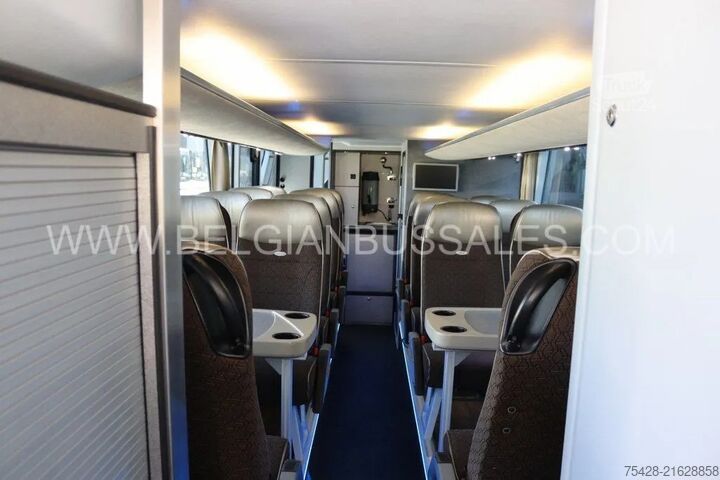 Motor coach Neoplan Skyliner L P06
