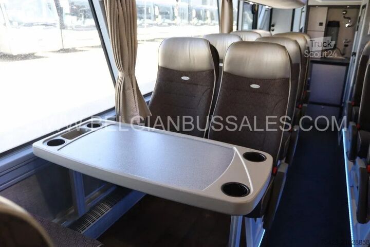 Motor coach Neoplan Skyliner L P06