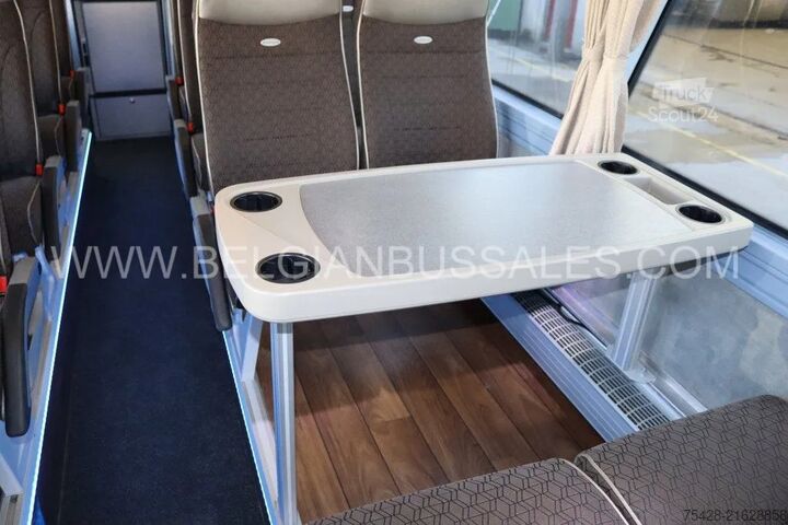 Motor coach Neoplan Skyliner L P06