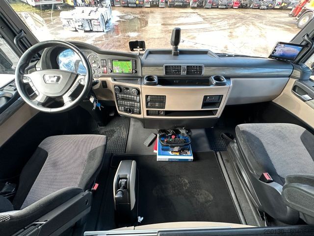 Vrachtauto met open laadbak MAN TGX 35.460 8x4-4 BL Pritsche+HMF 1920K Ladekran
