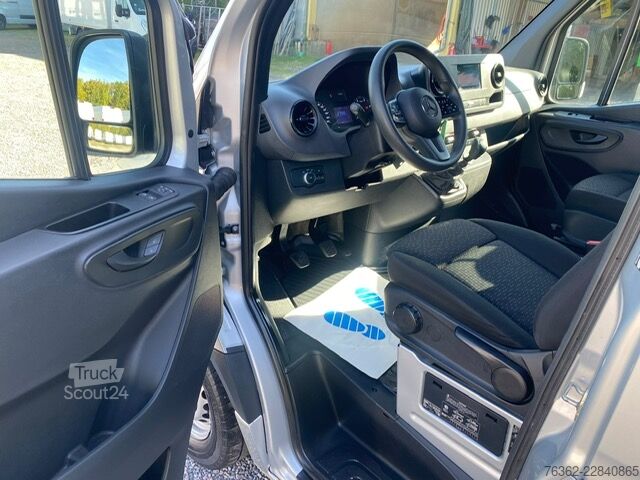 Furgón cerrado de techo alto y batalla larga Mercedes-Benz Sprinter 317 Mixto 5-Sitze.AHK-3,5t. ST