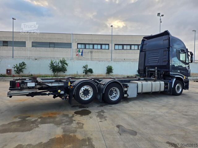 Chassi de caminhão iveco 260S51