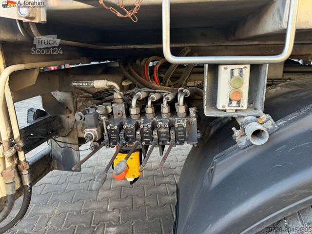 Kipper LKW Scania B4X2 Edelstahlkipper für Tierkörperbeseitigung Kran MKG