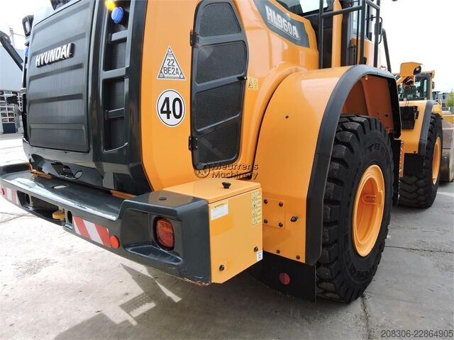 Ratinis krautuvas HYUNDAI HL960 A