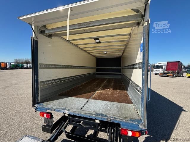 Autocamion cu caroserie tip cutie Mercedes-Benz Atego 1524 L