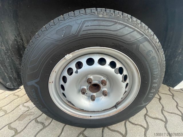 Minibus VOLKSWAGEN T5 Transporter Kleinbus Kombi 8 Sitzer Klima