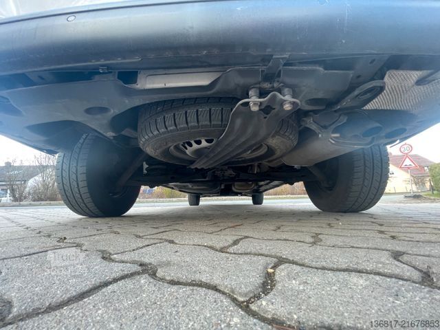 Minibus VOLKSWAGEN T5 Transporter Kleinbus Kombi 8 Sitzer Klima