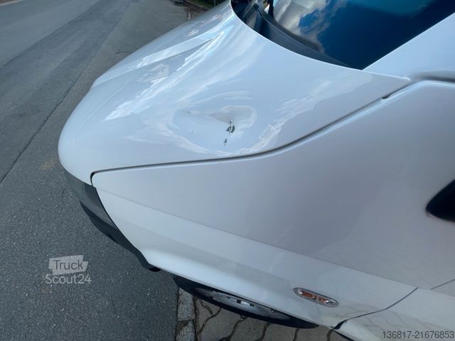 Minibus VOLKSWAGEN T5 Transporter Kleinbus Kombi 8 Sitzer Klima