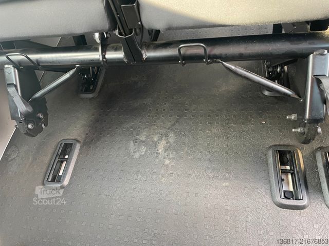 Minibus VOLKSWAGEN T5 Transporter Kleinbus Kombi 8 Sitzer Klima