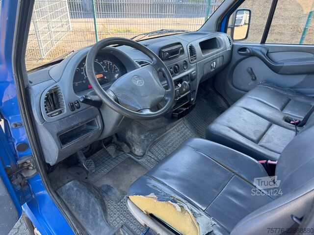 Pick-up skåpbil MERCEDES-BENZ Sprinter Pritsche 208 CDI