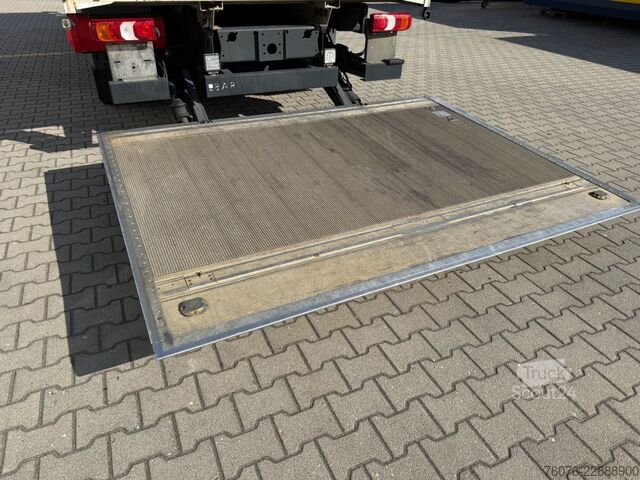 Skåpbil MERCEDES-BENZ MB 818 L 5 m Koffer LBW 1t 2,5 t NL Klima Kamera