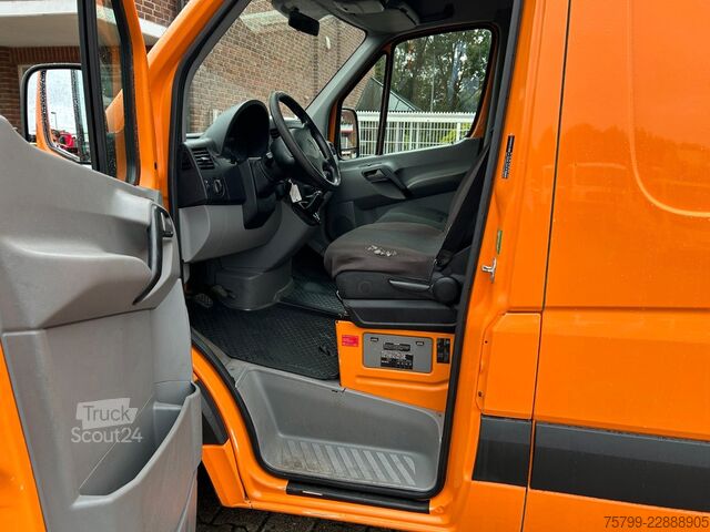 Furgoneta de caja alta MERCEDES-BENZ Sprinter II Kasten 313CDI 4x2