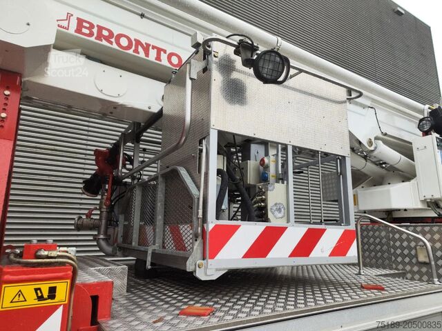 Löschfahrzeug MAN 18.264 LAC 4x4 Bronto Skylift F27 HDT2000