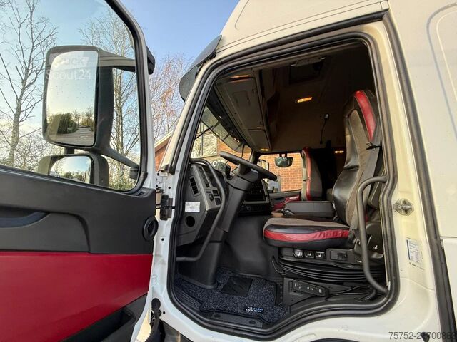 Standart-SZM Volvo FM 370 Globetrotter 649.809KM NL Truck APK/TUV ...