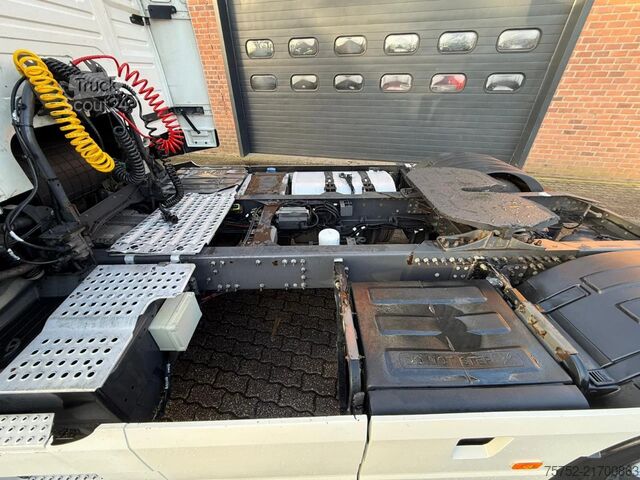 Standart-SZM Volvo FM 370 Globetrotter 649.809KM NL Truck APK/TUV ...