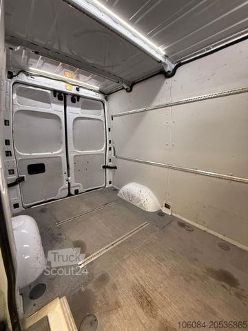 Furgon z wysokim dachem HYUNDAI H350 Kasten L2H2 Klima Tempo NAVI R-CAM AHK 3,0T