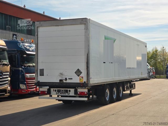 Semi-remorque fourgon SCHMITZ CARGOBULL SKO24 * ROLLTOR * LIFTACHSE * KOFFER