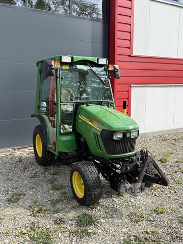  John Deere 2320