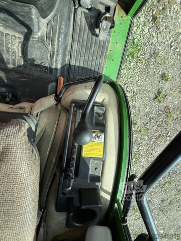  John Deere 2320