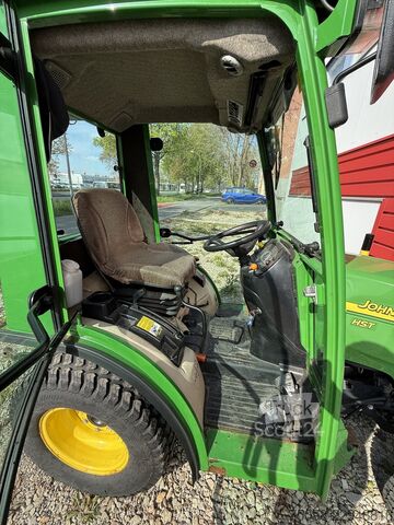  John Deere 2320
