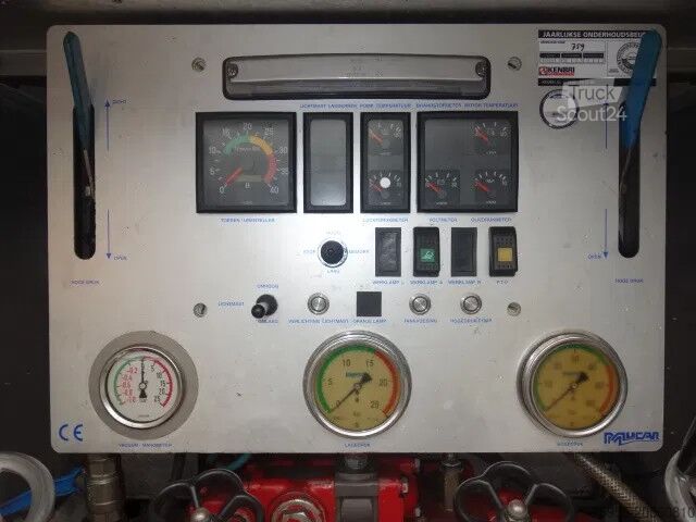 Mașină de pompieri Mercedes-Benz 1325 godiva pump bomberos