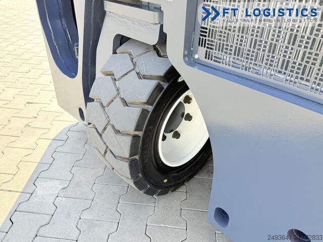 četvorosmerni viljuškar Combilift CB4500 GAS TRIPLEX 6400 FORK POSITIONER