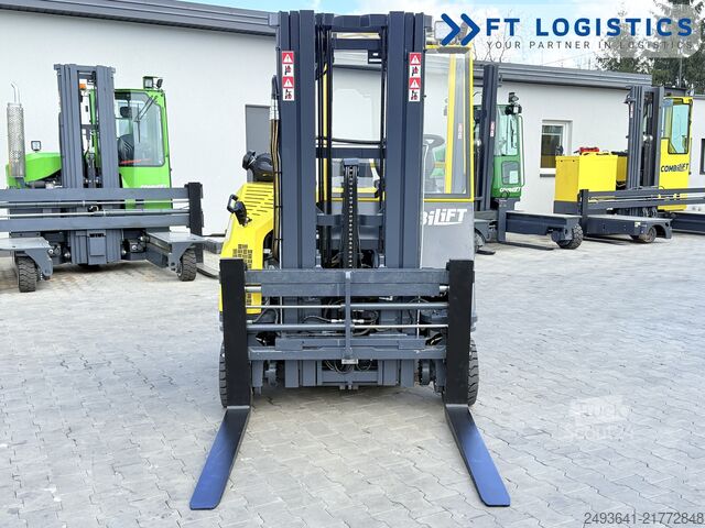 Wózek widłowy czterokierunkowy Combilift CB2500 GAS TRIPLEX 4900 FORK POSITIONER