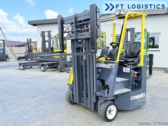 Wózek widłowy czterokierunkowy Combilift CB2500 GAS TRIPLEX 4900 FORK POSITIONER
