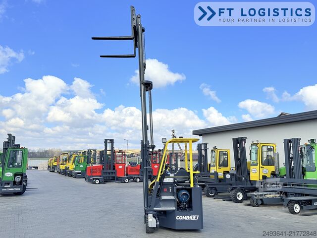 Wózek widłowy czterokierunkowy Combilift CB2500 GAS TRIPLEX 4900 FORK POSITIONER