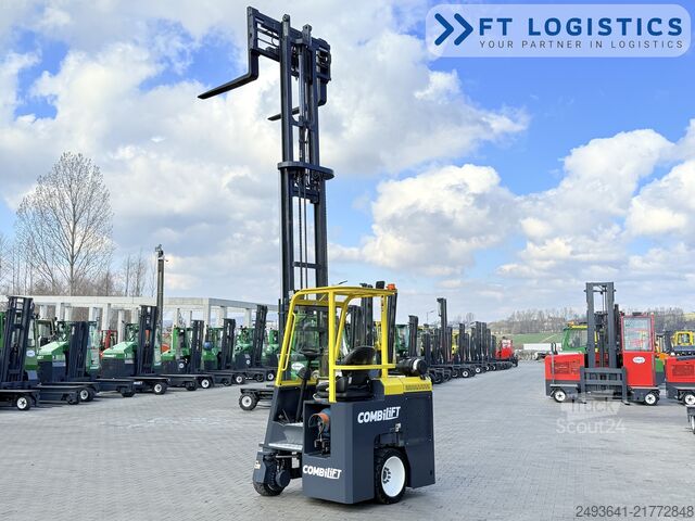 Wózek widłowy czterokierunkowy Combilift CB2500 GAS TRIPLEX 4900 FORK POSITIONER