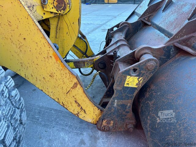 Utovarivač točkova Komatsu WA 320-5 CENTRAL CUBRICATION / TAMTRON SCALES