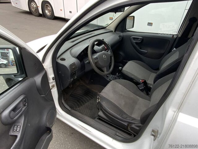 Station wagon con tetto alto Opel Combo-C-Van