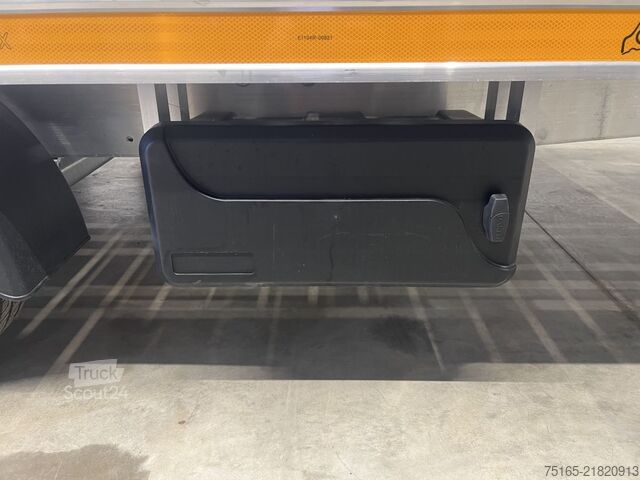 Dodávka na přepravu automobilů Gromex L3-3500-5.2 Autotransporter