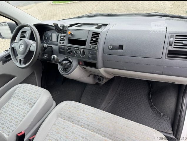 Tovornjak z zabojnikom VOLKSWAGEN T5 2.0 TDi Kombi 1.Hd. 3-Sitzer