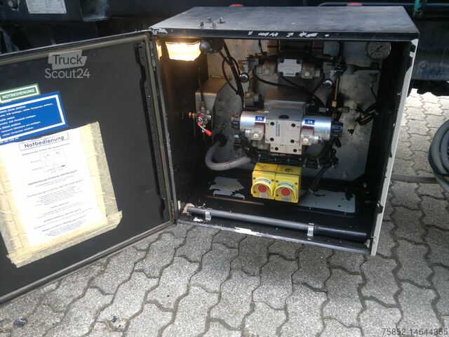 Transportér s kufrom Iveco 90-13 A Hub Hebevorrichtg Sitzwechselwag