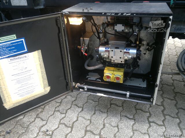 Transportér s kufrom Iveco 90-13 A Hub Hebevorrichtg Sitzwechselwag