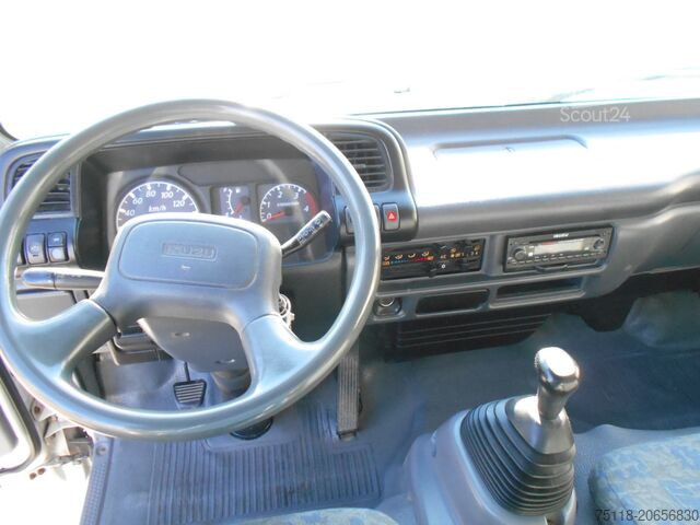 закритий фургон Isuzu NPR 35 - FURGONE ALLUMINIO