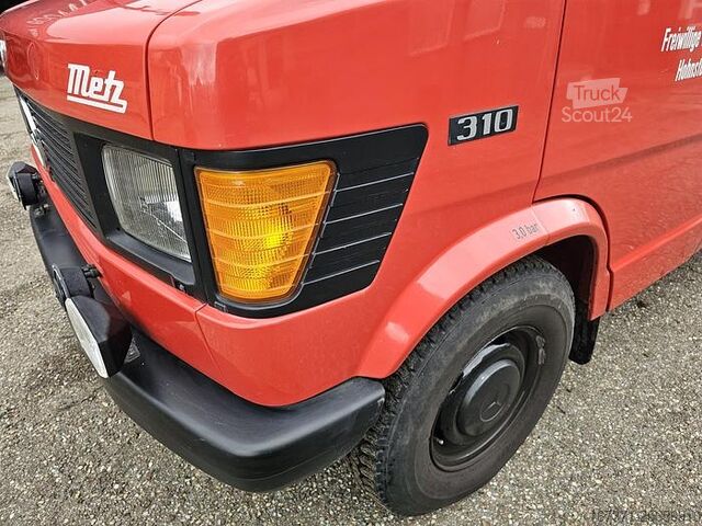 Krankenwagen MERCEDES 310 KA | BENZINE | IDEAAL ALS CAMPER | ALS NIEU...