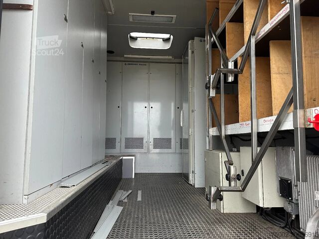 Scania P230 TOP: multifunctionele ruimte met airco (camper?), 22kVA generator, hydraulische steunpot Scania P230 TOP: multifunct. ruimte met airco (camper?...