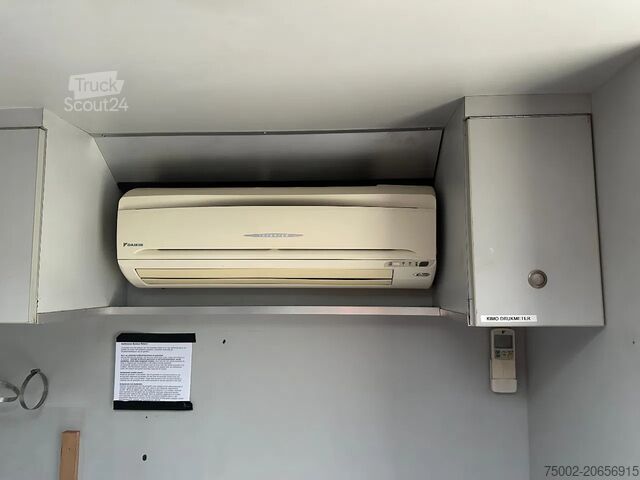 Scania P230 TOP: multifunctionele ruimte met airco (camper?), 22kVA generator, hydraulische steunpot Scania P230 TOP: multifunct. ruimte met airco (camper?...