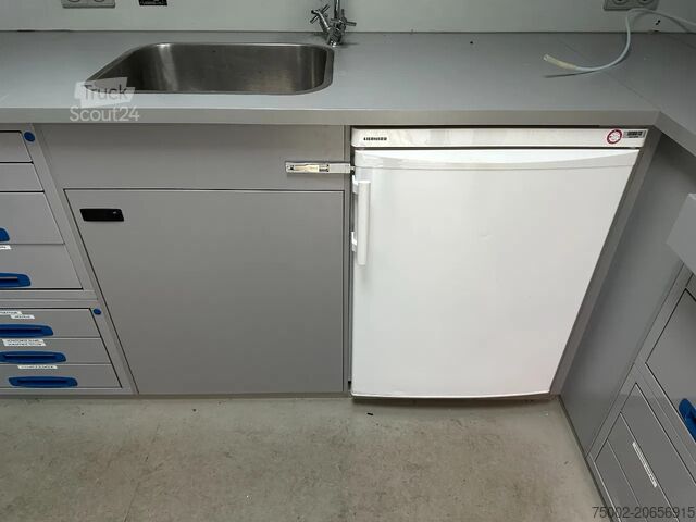 Scania P230 TOP: multifunctionele ruimte met airco (camper?), 22kVA generator, hydraulische steunpot Scania P230 TOP: multifunct. ruimte met airco (camper?...