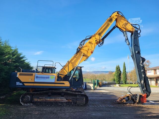 Abbruchbagger Hyundai HX330L with demolition boom, standard boom & shear