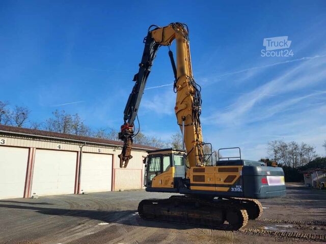 Abbruchbagger Hyundai HX330L with demolition boom, standard boom & shear