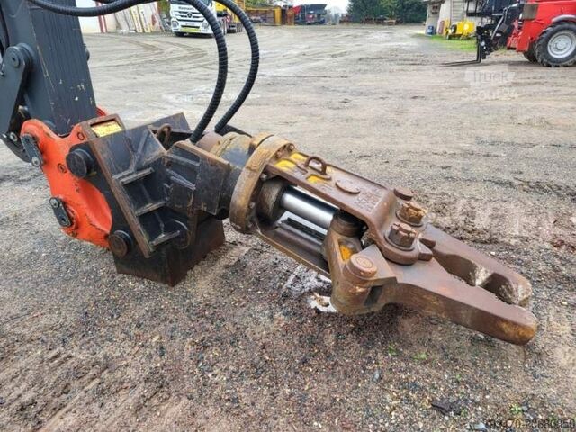 Abbruchbagger Hyundai HX330L with demolition boom, standard boom & shear