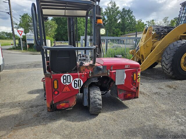 Empilhadeira todo-o-terreno Moffett M 4 20.3